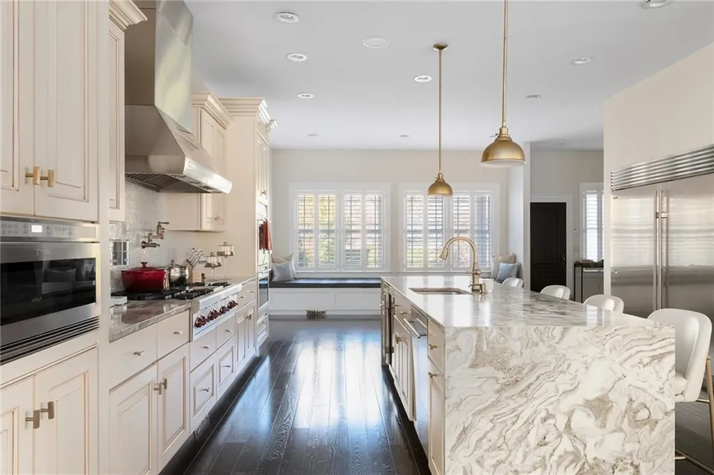 18 Lebaron Court Cranston RI 02920