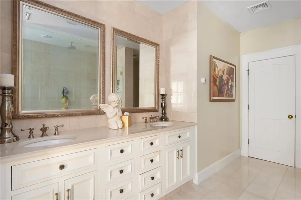 18 Lebaron Court Cranston RI 02920