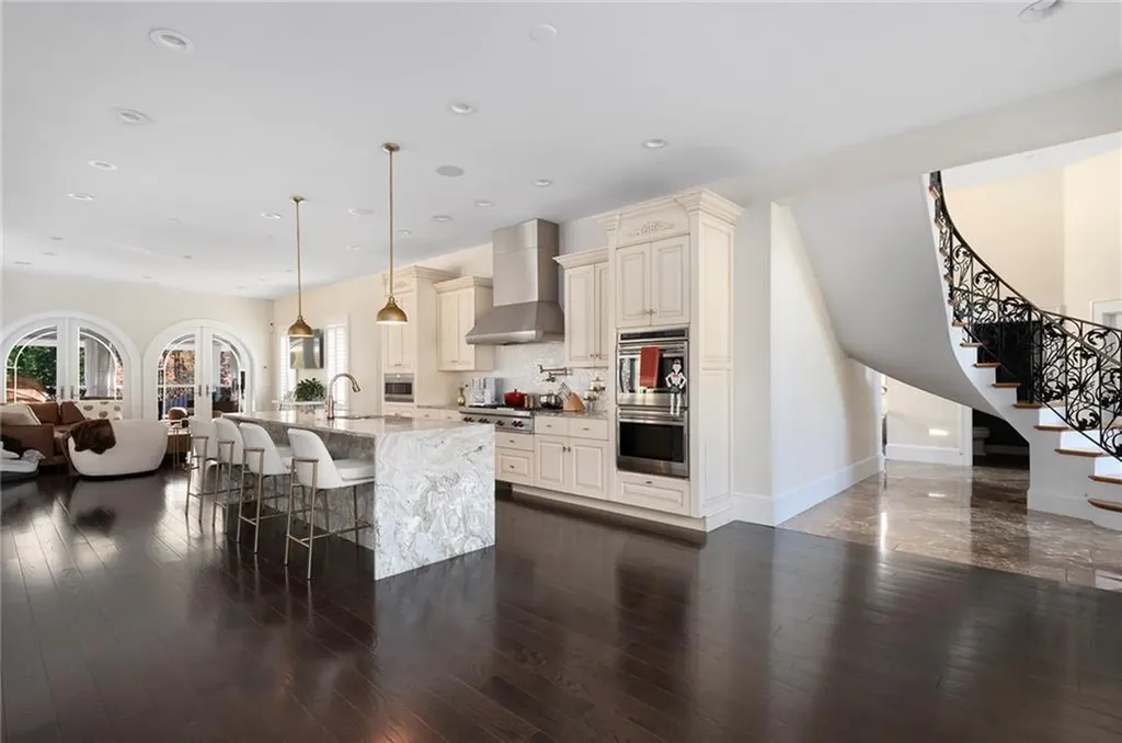 18 Lebaron Court Cranston RI 02920