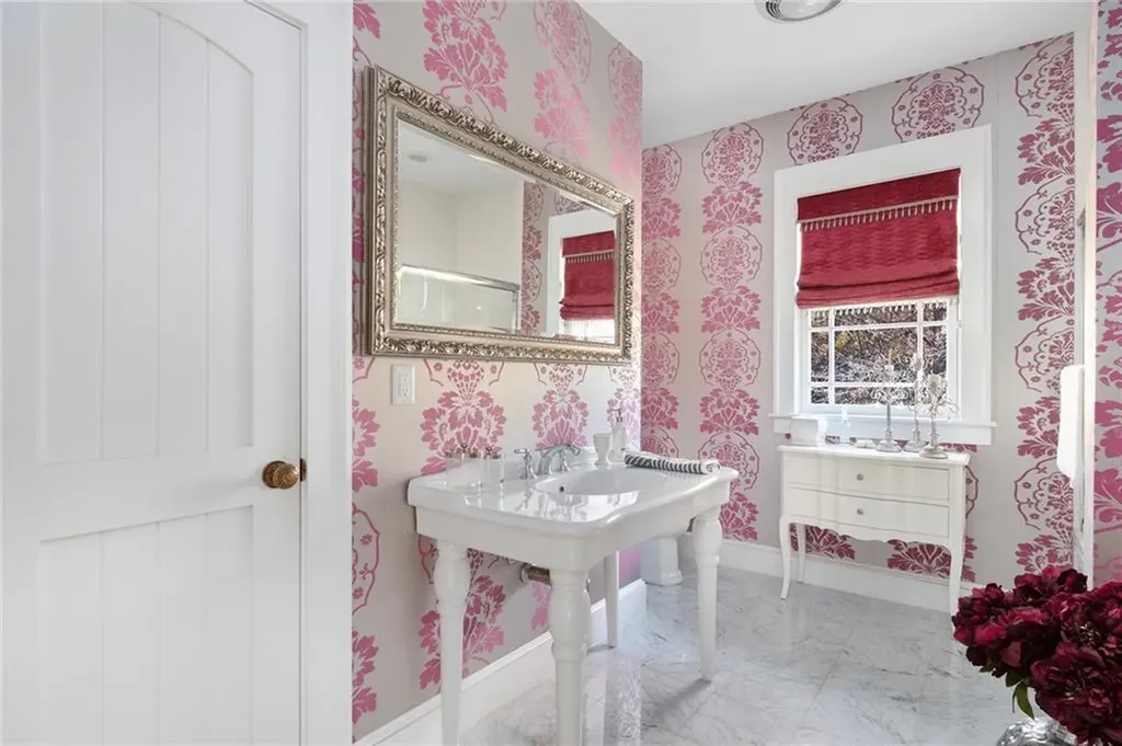 18 Lebaron Court Cranston RI 02920