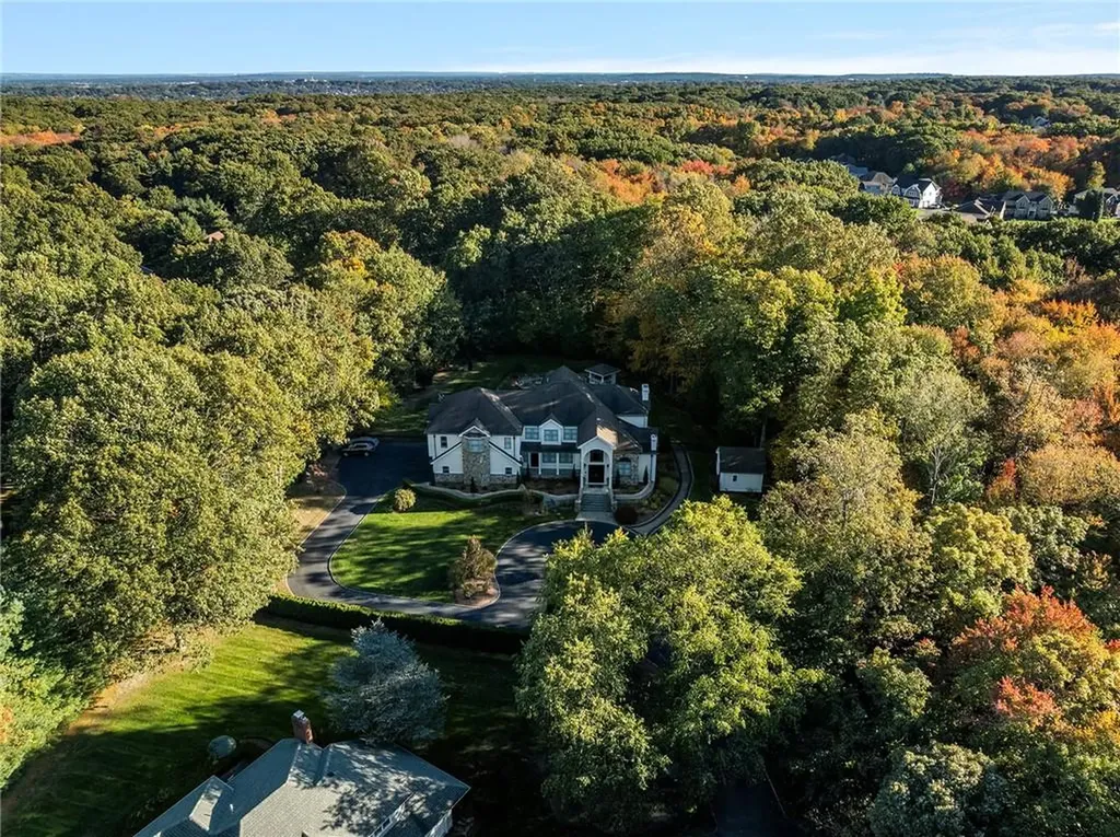 18 Lebaron Court Cranston RI 02920