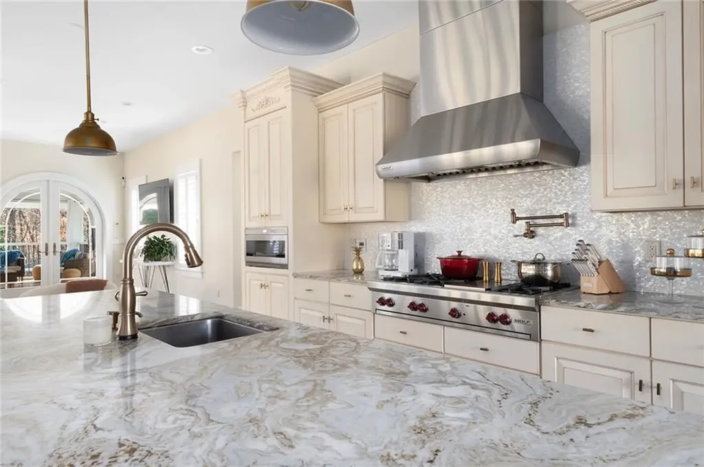 18 Lebaron Court Cranston RI 02920