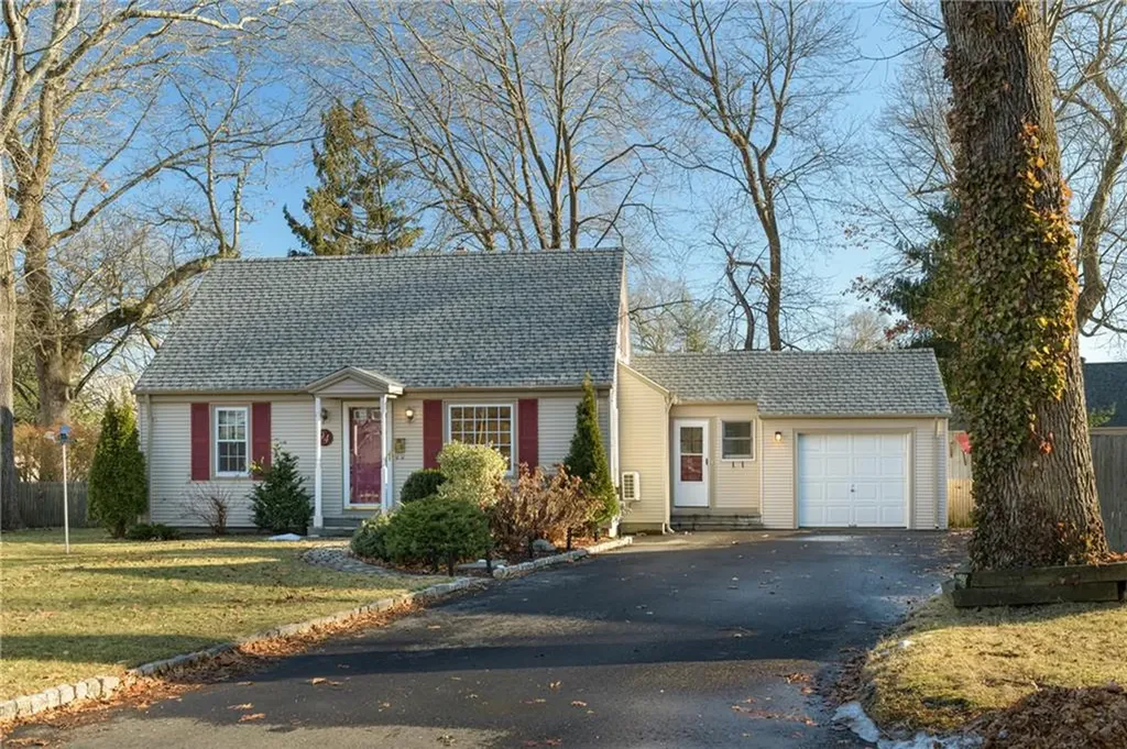 94 Fairway Lane Warwick RI 02889