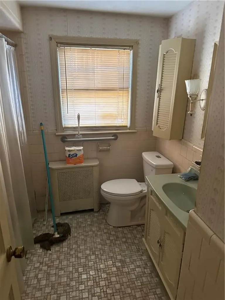 17 Loring Street Cranston RI 02920