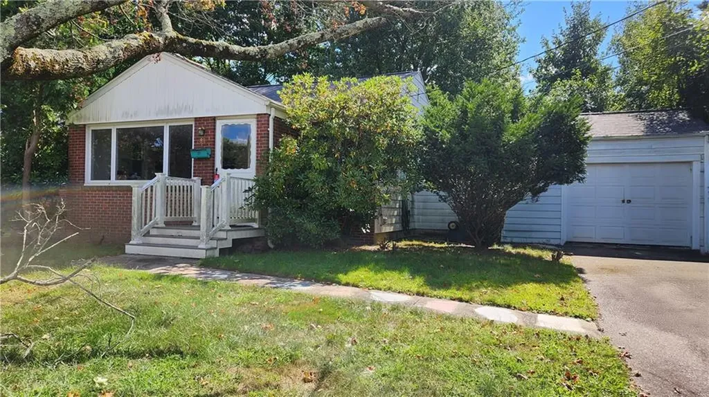 81 Redwood Drive Cranston RI 02920