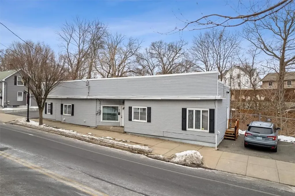 90 Hamlet Avenue Woonsocket RI 02895