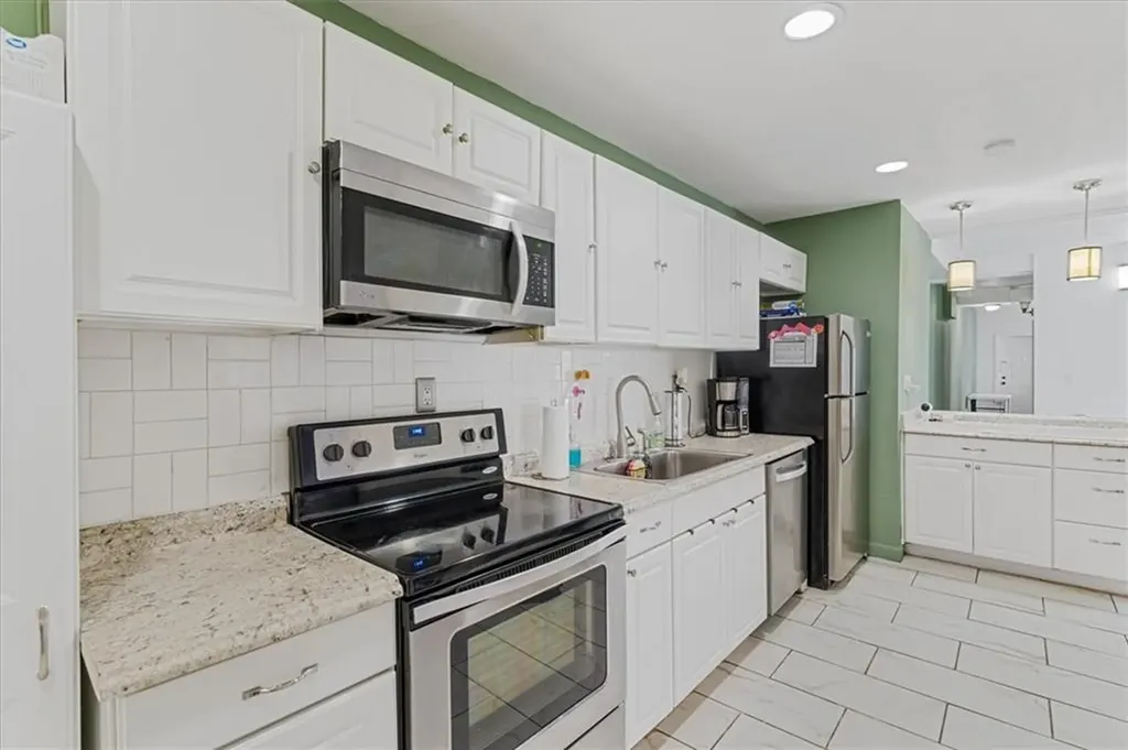 90 Hamlet Avenue Woonsocket RI 02895