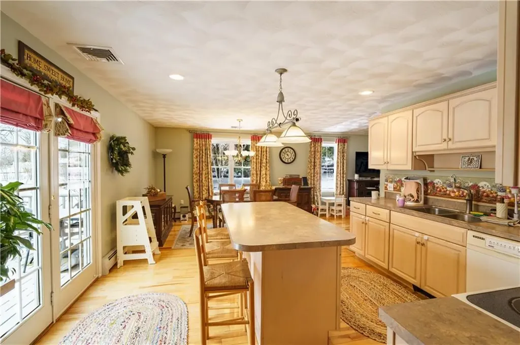 37 Hoover Street West Warwick RI 02893