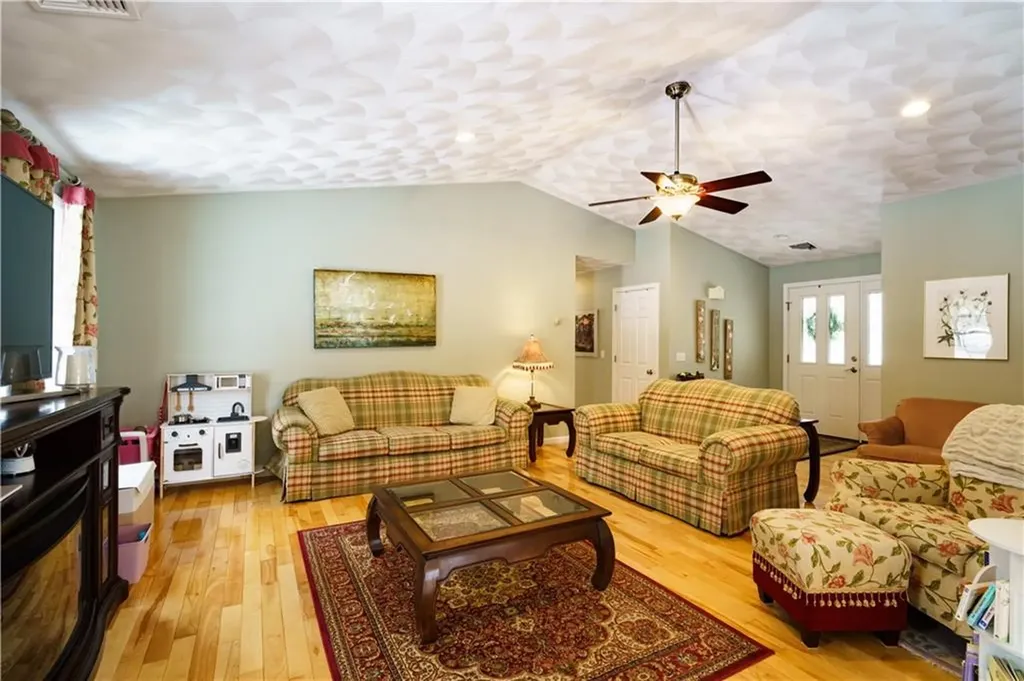 37 Hoover Street West Warwick RI 02893