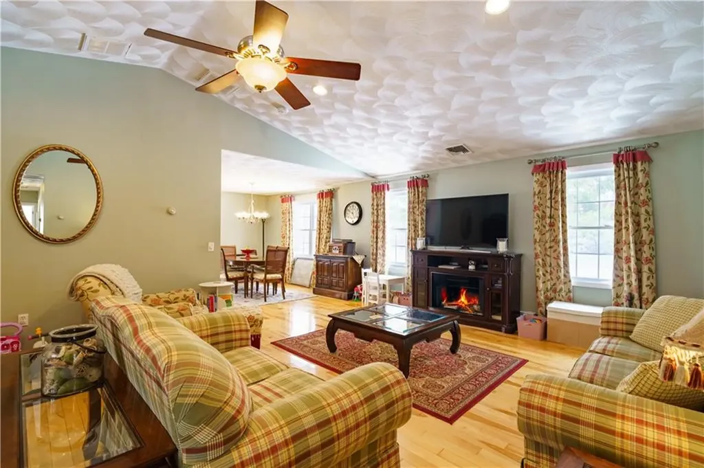 37 Hoover Street West Warwick RI 02893