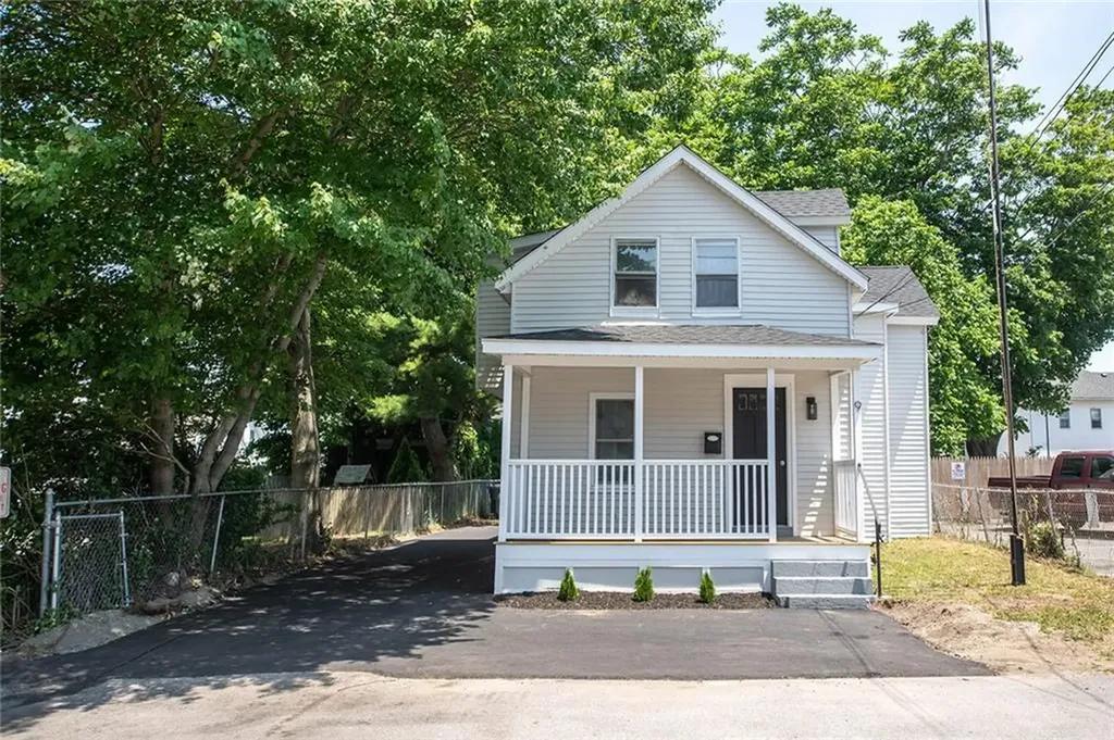 9 Meadow Street Warren RI 02885