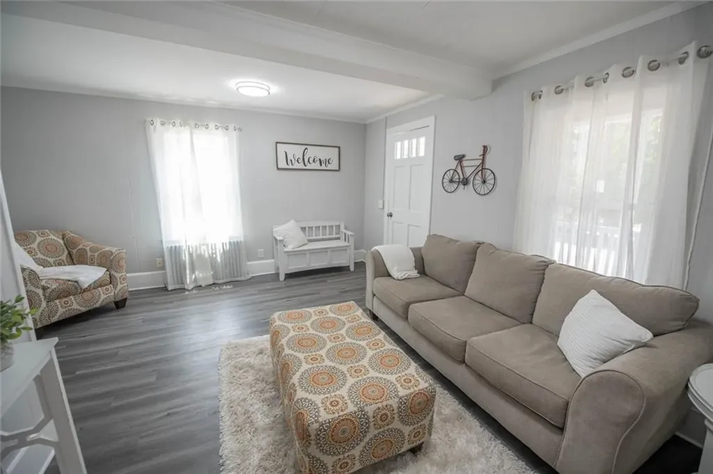 9 Meadow Street Warren RI 02885