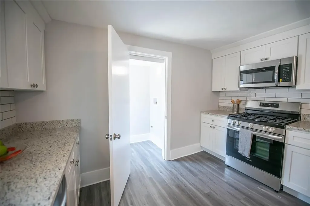 9 Meadow Street Warren RI 02885
