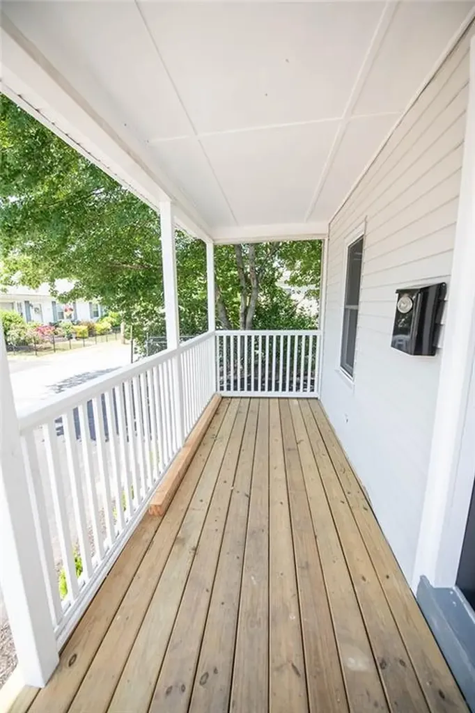9 Meadow Street Warren RI 02885