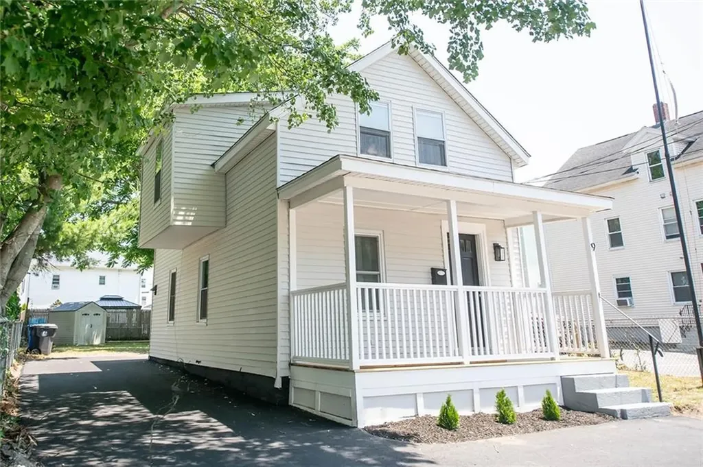 9 Meadow Street Warren RI 02885