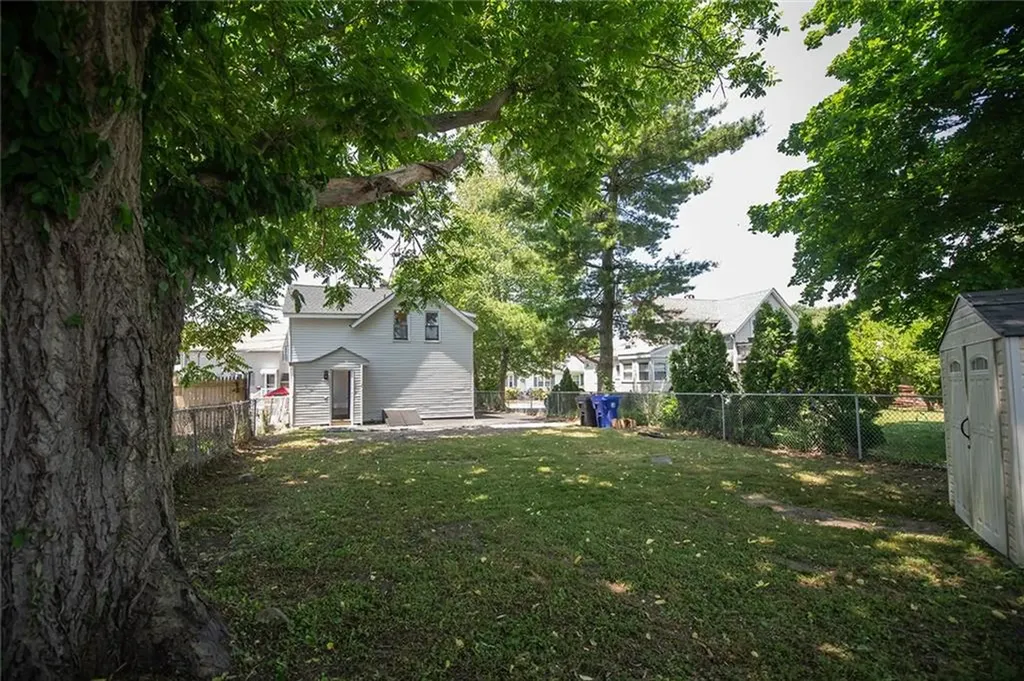 9 Meadow Street Warren RI 02885