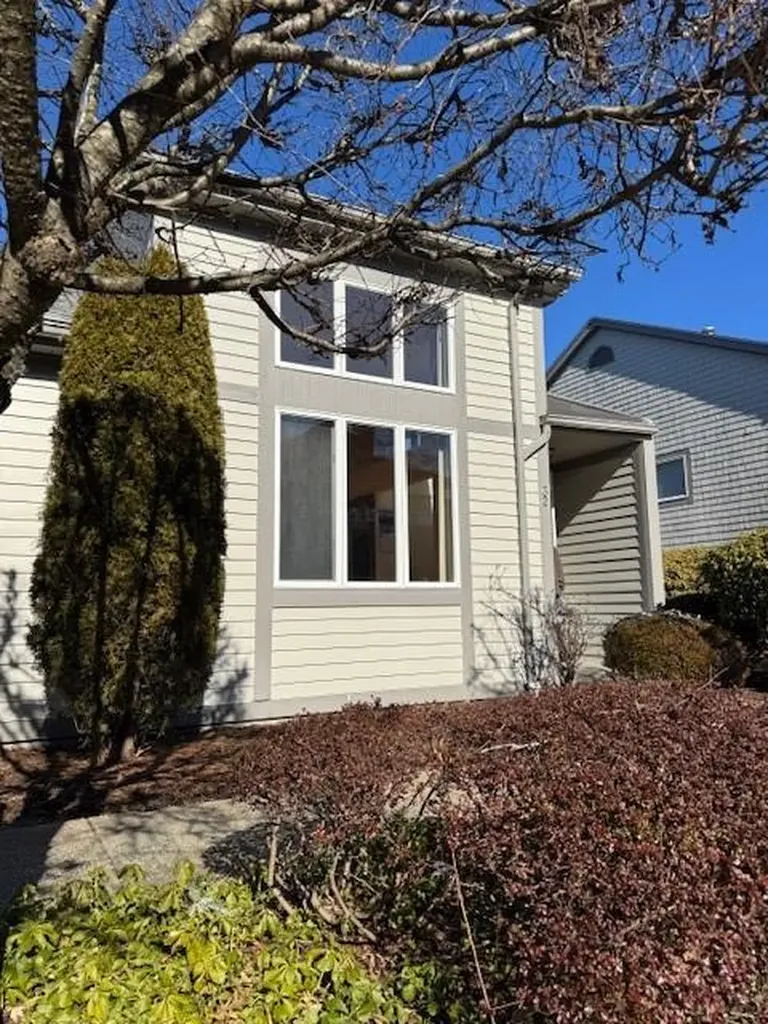 32 Luzon Avenue Providence RI 02906