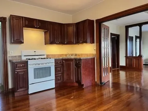 6 Chilton Street Bristol RI 02809