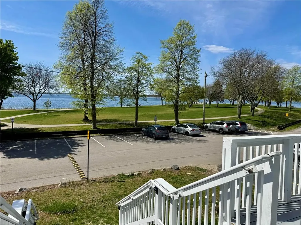 129 Shore Road East Providence RI 02915