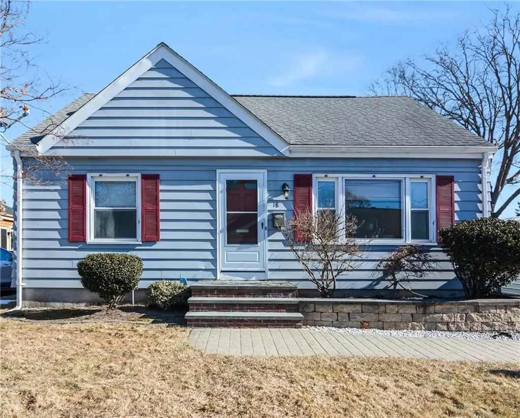 18 Yale Avenue East Providence RI 02915