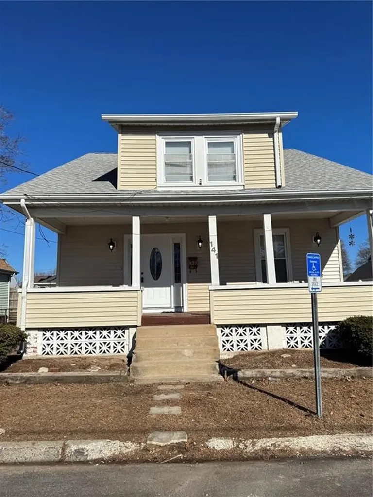 141 Oriole Avenue Pawtucket RI 02860
