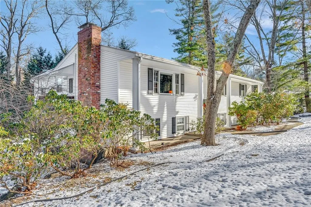 44 Love Lane Warwick RI 02886