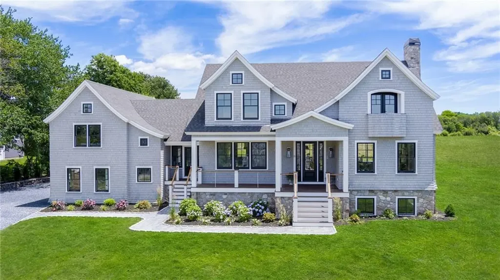 15 Lewis Drive Middletown RI 02842