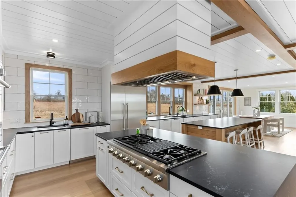 15 Lewis Drive Middletown RI 02842