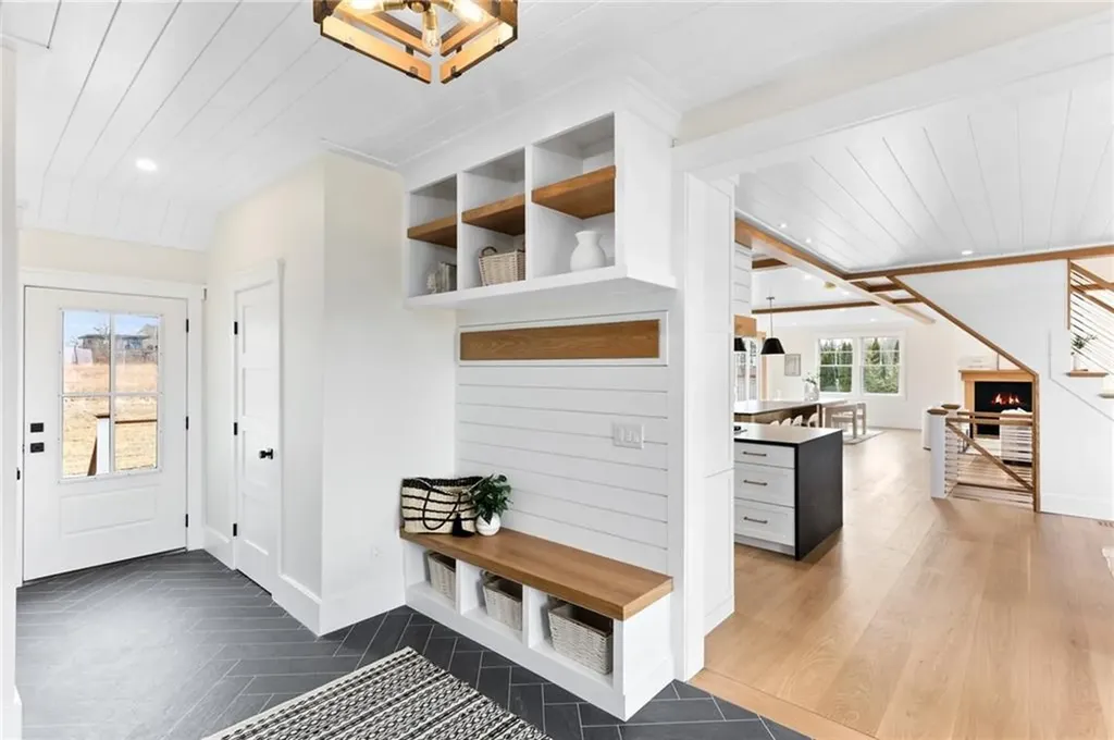 15 Lewis Drive Middletown RI 02842