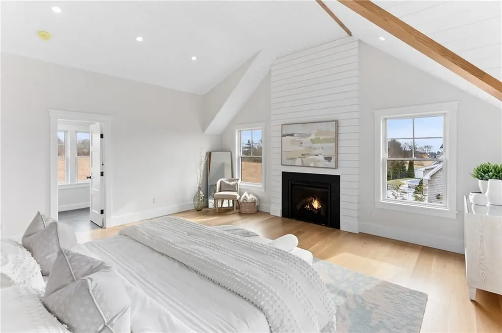 15 Lewis Drive Middletown RI 02842