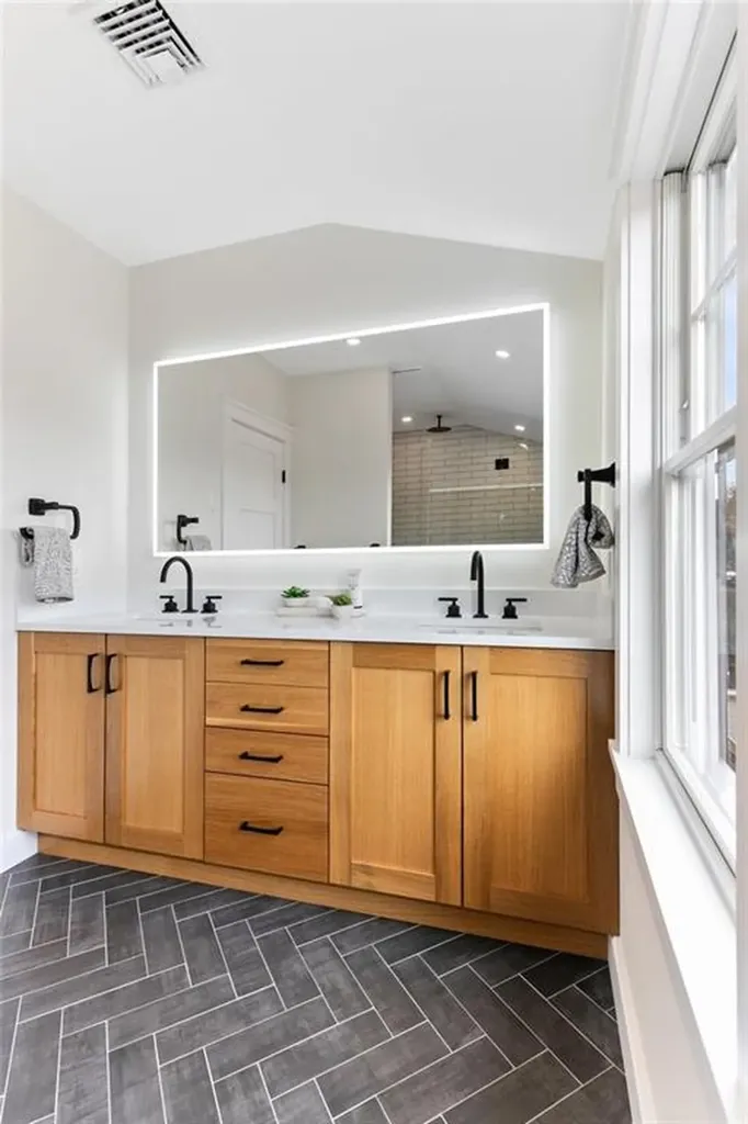 15 Lewis Drive Middletown RI 02842