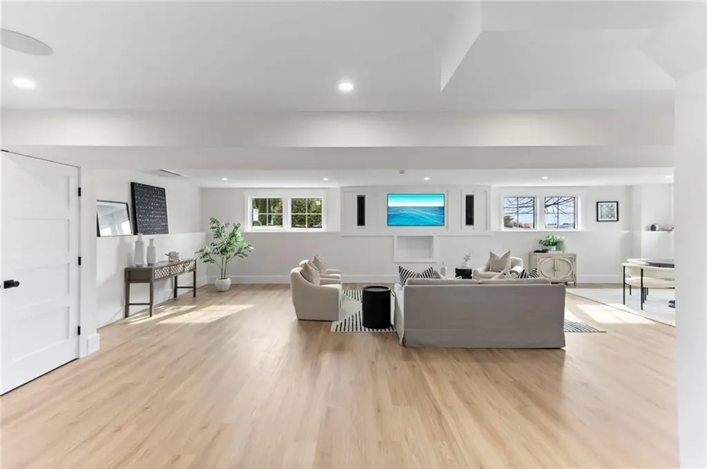 15 Lewis Drive Middletown RI 02842