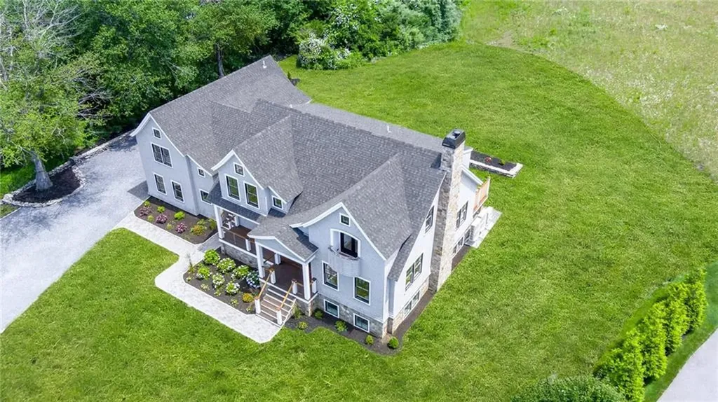 15 Lewis Drive Middletown RI 02842