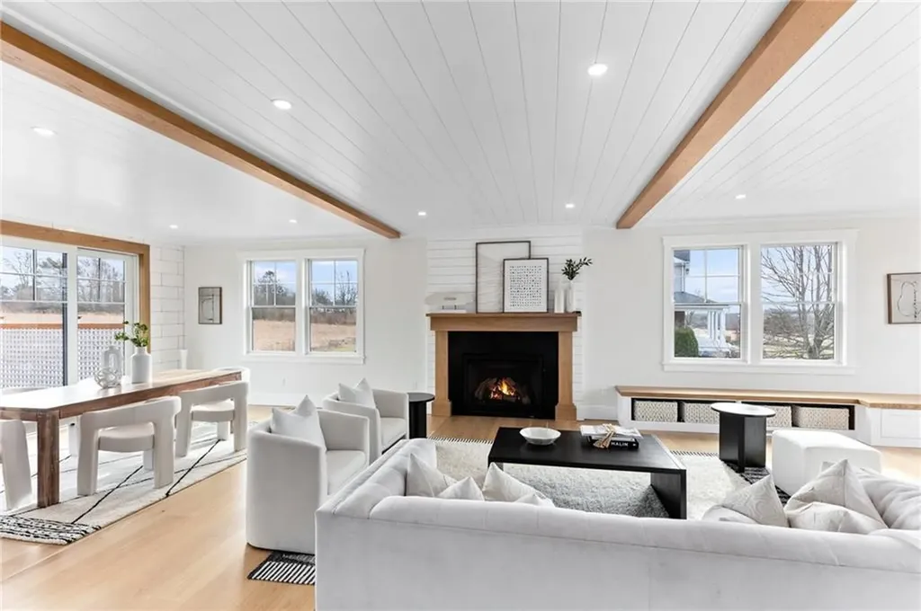 15 Lewis Drive Middletown RI 02842