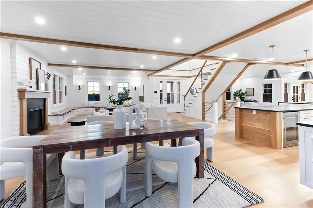 15 Lewis Drive Middletown RI 02842