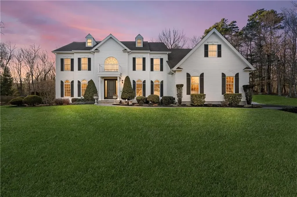30 Lenihan Lane East Greenwich RI 02818