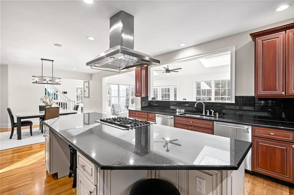 30 Lenihan Lane East Greenwich RI 02818