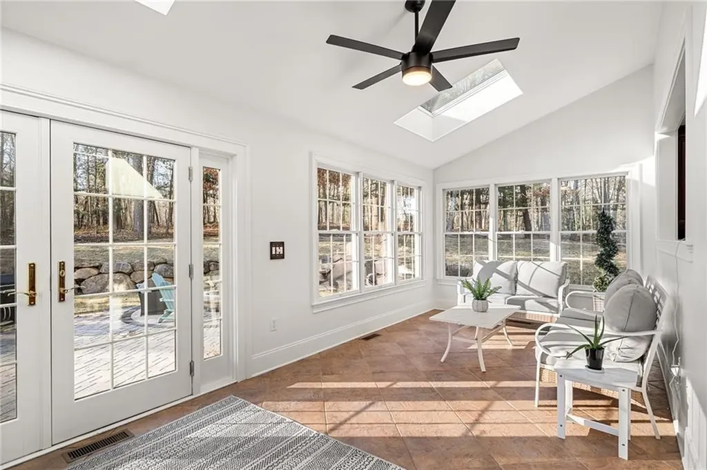 30 Lenihan Lane East Greenwich RI 02818