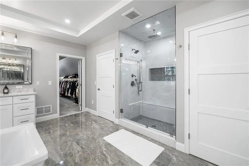 30 Lenihan Lane East Greenwich RI 02818