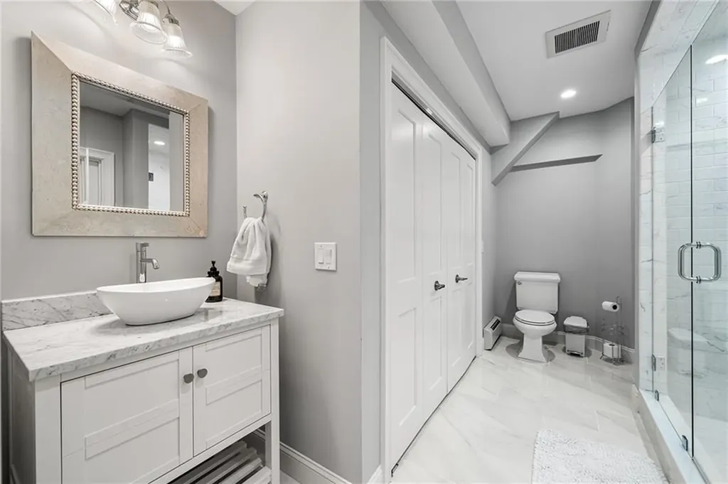 30 Lenihan Lane East Greenwich RI 02818