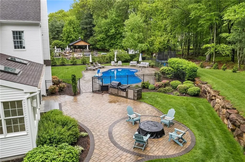 30 Lenihan Lane East Greenwich RI 02818