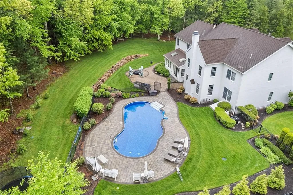 30 Lenihan Lane East Greenwich RI 02818