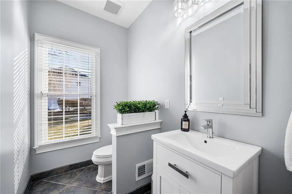 30 Lenihan Lane East Greenwich RI 02818