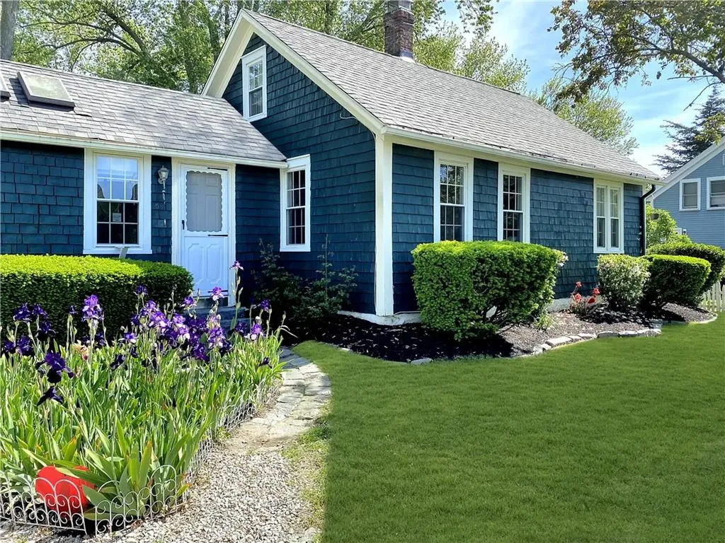 58 Salisbury Avenue North Kingstown RI 02852