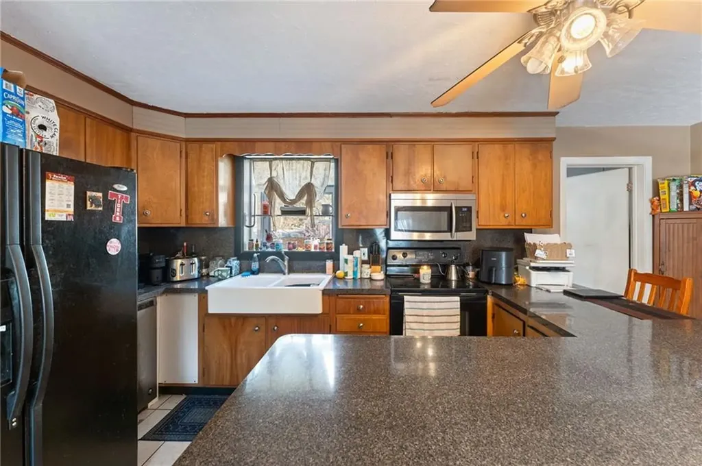 136 Beech Avenue Tiverton RI 02878