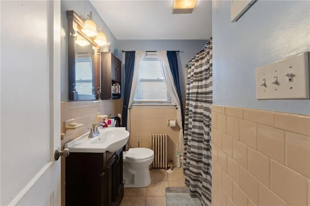 136 Beech Avenue Tiverton RI 02878