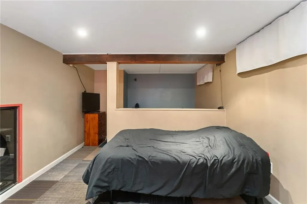 136 Beech Avenue Tiverton RI 02878