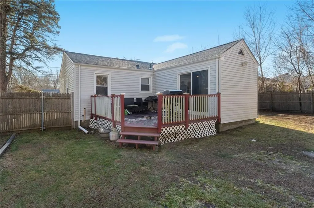 136 Beech Avenue Tiverton RI 02878