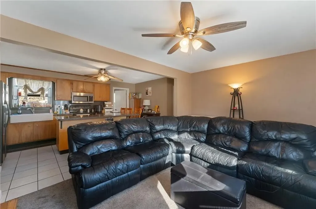 136 Beech Avenue Tiverton RI 02878