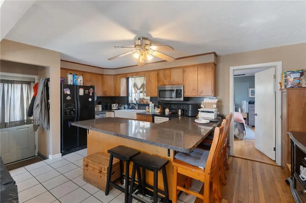 136 Beech Avenue Tiverton RI 02878